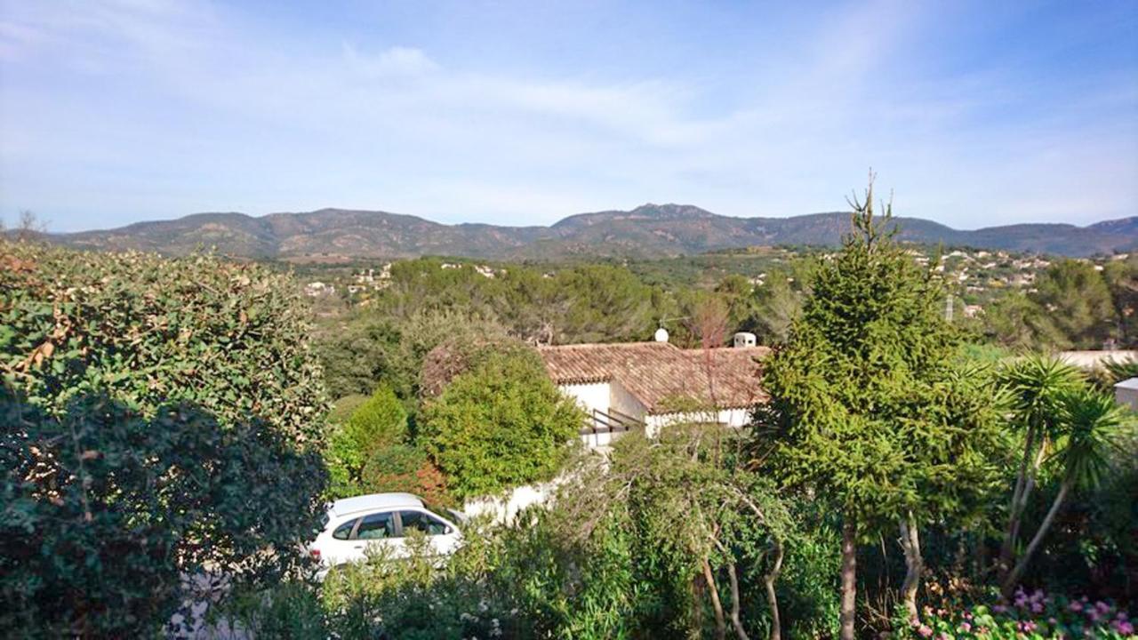 Villa Avec Piscine A Saint-Raphael Et Vue Sur La Montagne Екстер'єр фото
